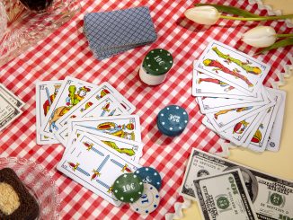 Pahvista pikseleiksi: Kuinka klassiset korttipelit muuttivat muotoaan netissä